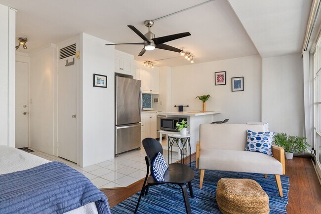 Foto del edificio - Fully Furnished beautiful Studio- ALL util...