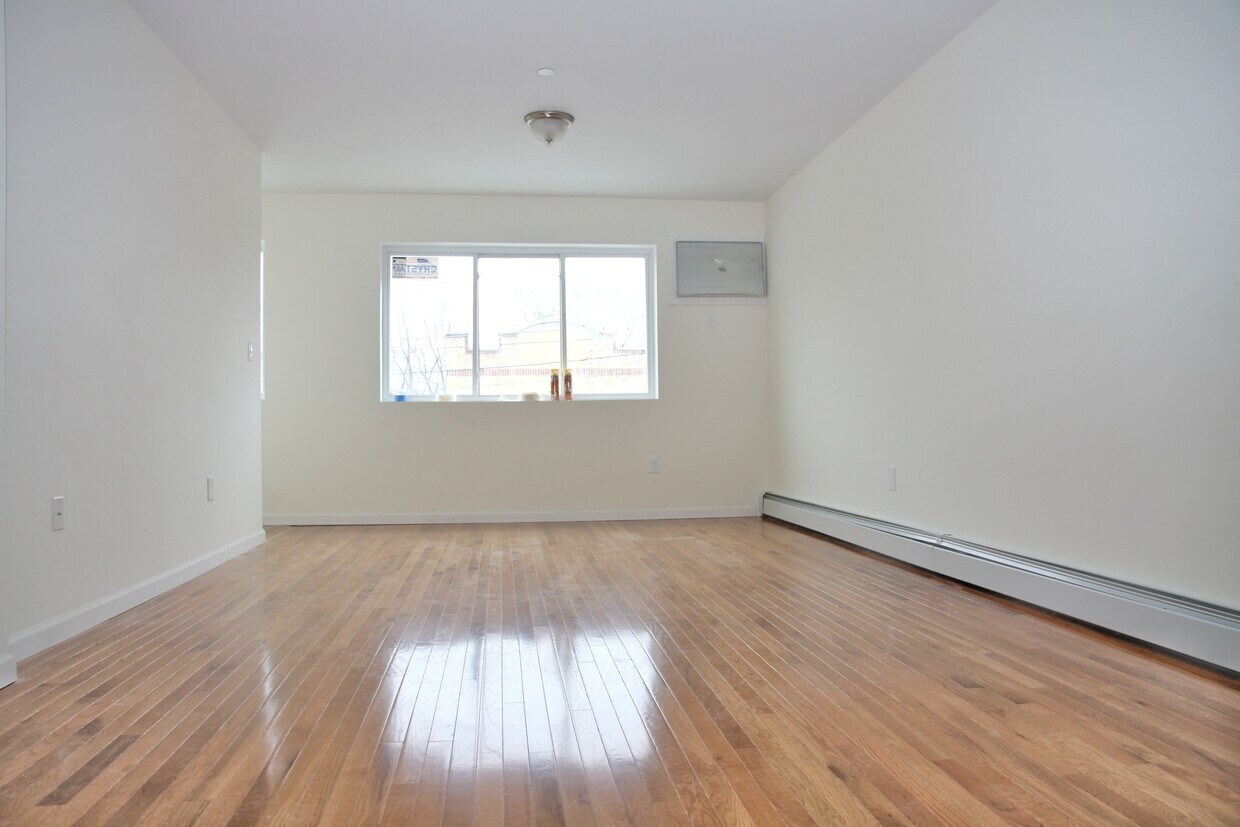 842 E 218th St, The Bronx, NY 10467 Rentals in The Bronx at 842 E 218th