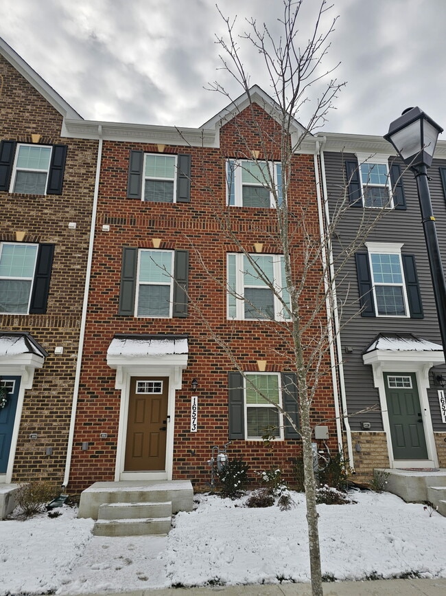 Building Photo - 16573 Fife Way