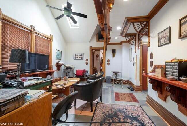 Foto del edificio - 1046 W Barry Ave