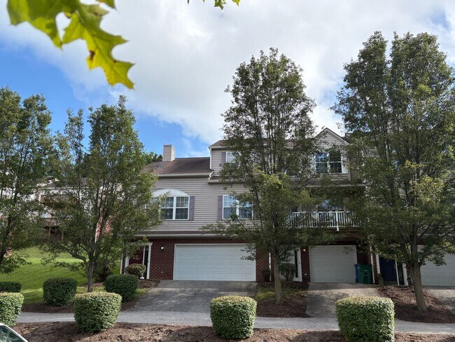 Foto del edificio - 630 Oak Tree Blvd NW