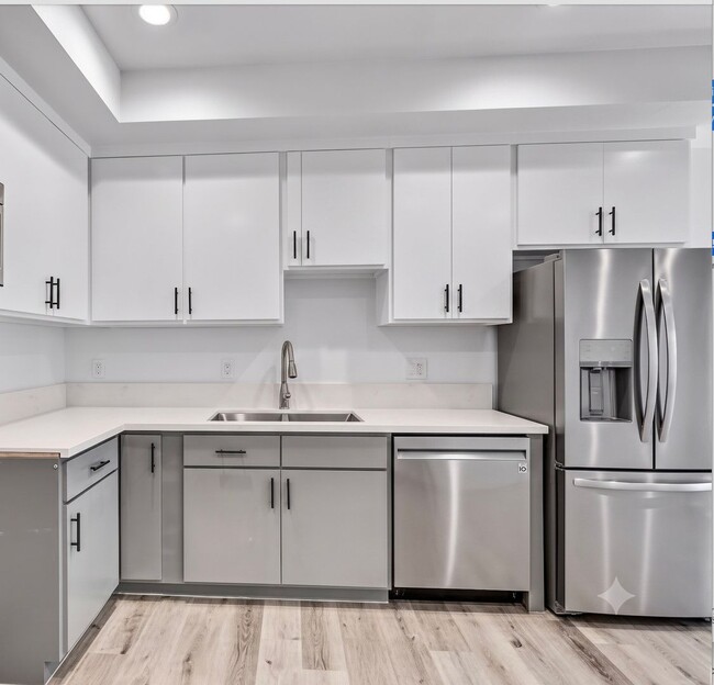 Building Photo - 4647 W 18th St