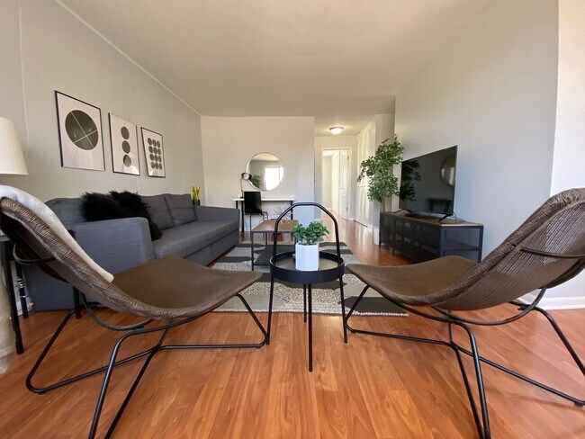 Apartments completamente amueblados de 1HAB sin cargo adicional! ! - 5534 N Winthrop Ave