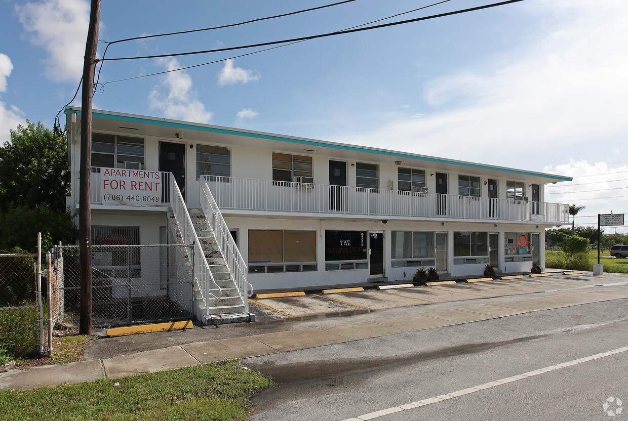 Foto del edificio - 110-118 Foster Rd