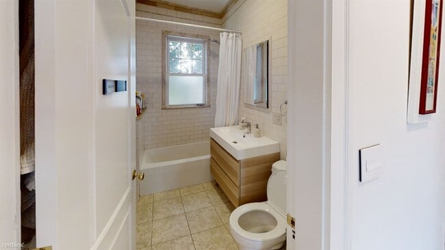 Building Photo - 2 br, 1 bath Apartment - 11 Stedman St Apt 3