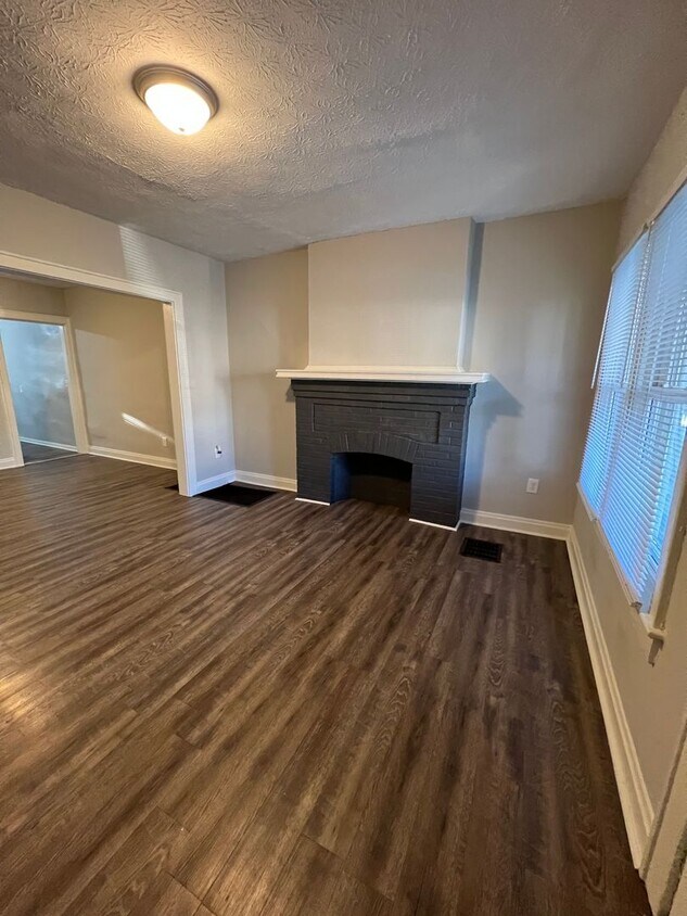 Primary Photo - 1206-1208-1208 S 22nd St