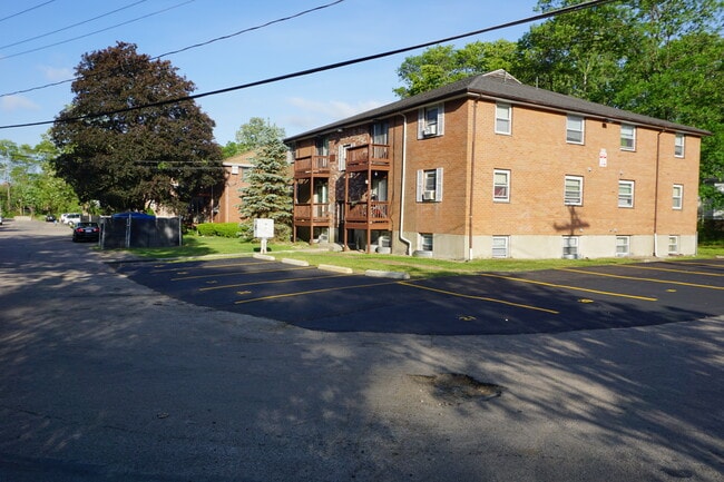 Building Photo - 49 W Elm Terrace