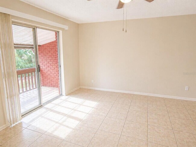 Foto del edificio - 1044 82nd Terrace N