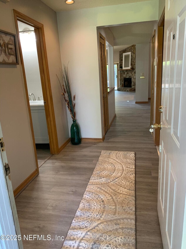 Foto principal - 4596 Wandering Oaks Ct