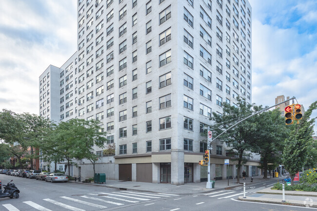 Building Photo - London Towne House