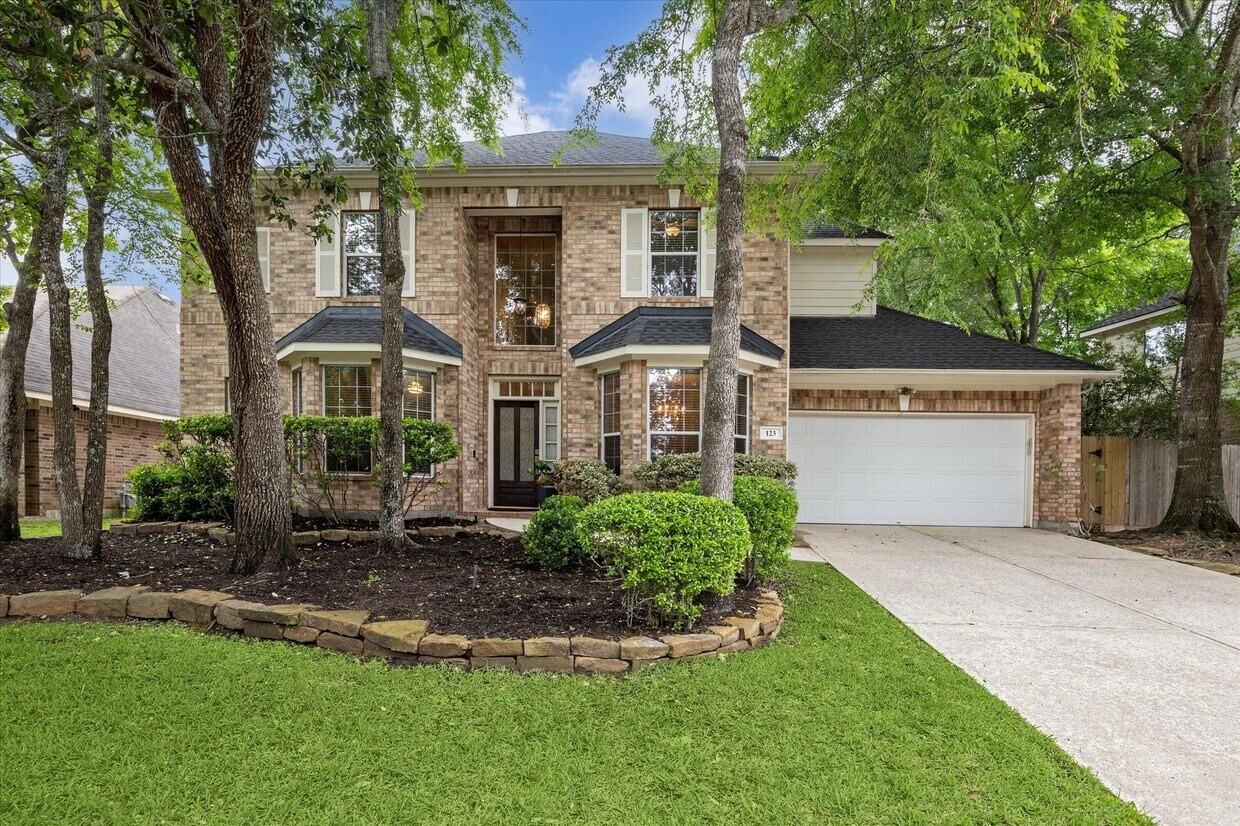 Primary Photo - 123 S Goldenvine Cir