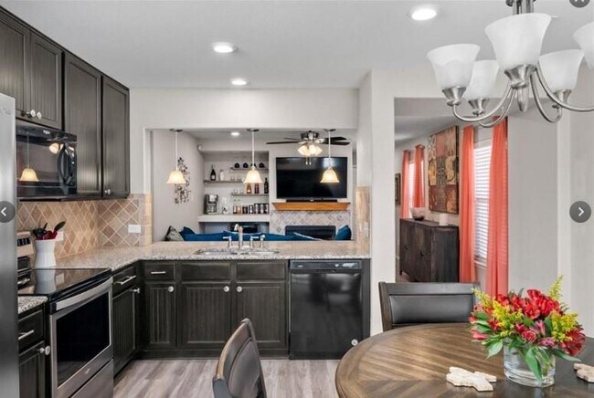 Foto del edificio - 19213 Zachary Taylor St