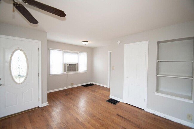 Building Photo - 4723 E 34th St
