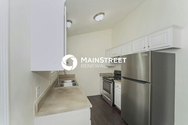 Building Photo - 3 Bedroom Pet-Friendly Home in Charlotte, NC with Main Street Renewal