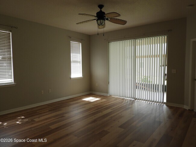 Building Photo - 552 Wedge Ct