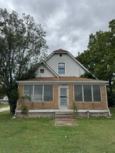 Building Photo - 1420 S Lynhurst Dr