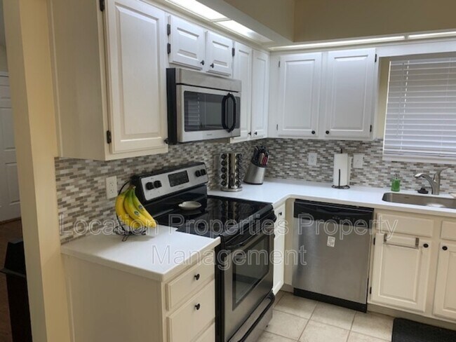 Building Photo - 2800 Winterbrook Dr