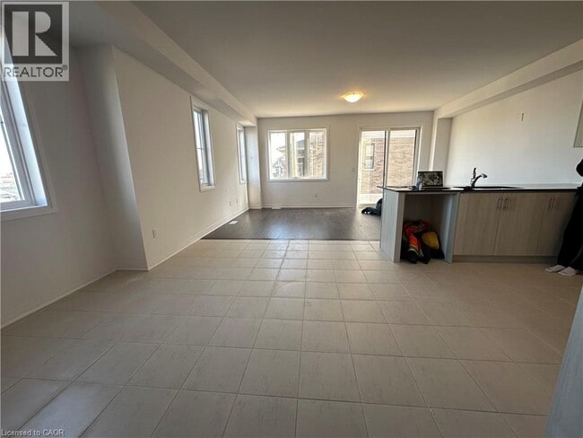 Photo du bâtiment - 1 WORTH St