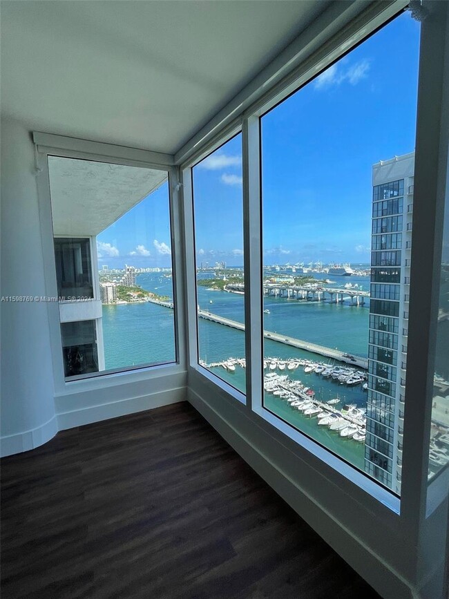 Foto del edificio - 1717 N Bayshore Dr