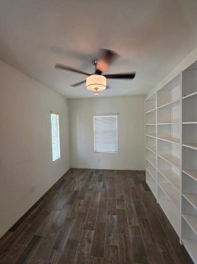 Foto del edificio - 2756 E Hickory St