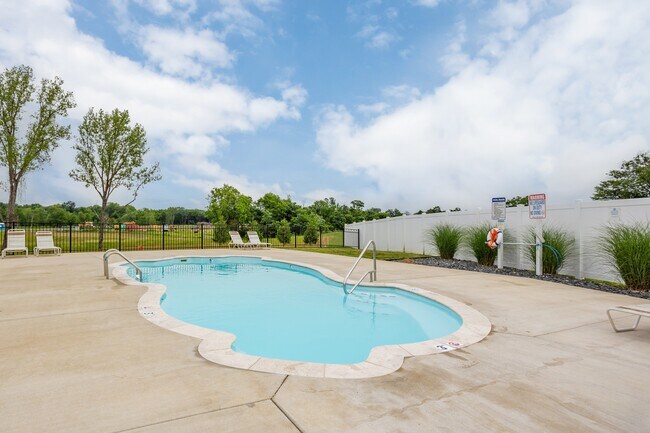 Foto del edificio - South Maple Townhomes