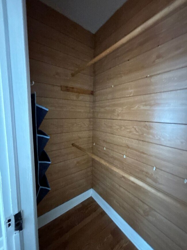 Foto del edificio - Charming One Bed Room in Grosse Pointe