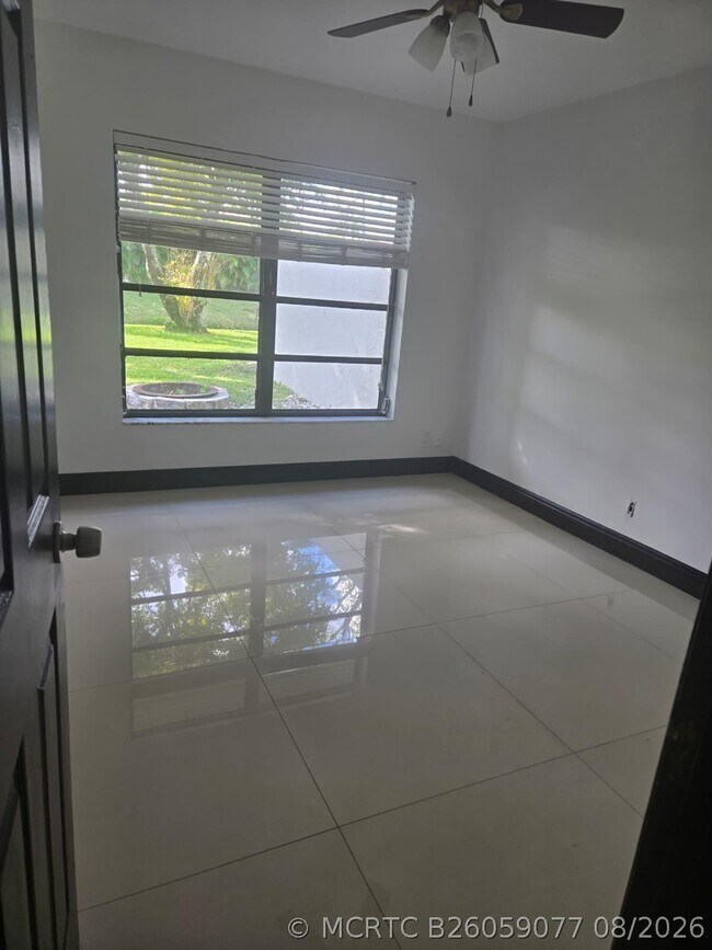 Foto del edificio - 12760 Spinnaker Ln