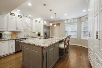 Building Photo - 11530 Wickhollow Ln