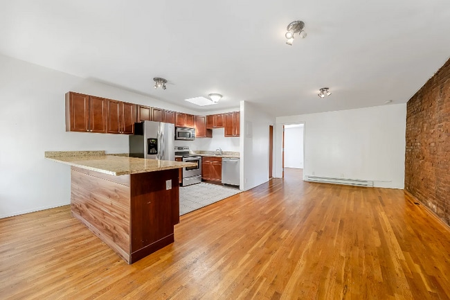 Building Photo - 5-47-47 51st Ave