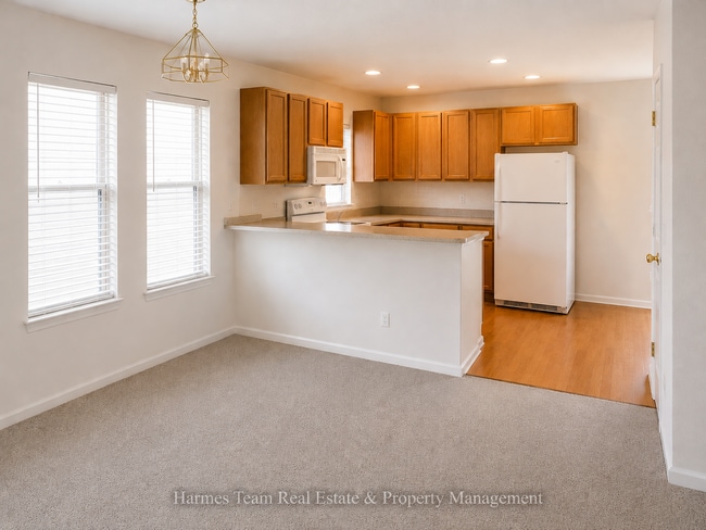 Building Photo - 3 Bed | 2.5 Bath Townhome In School District #2