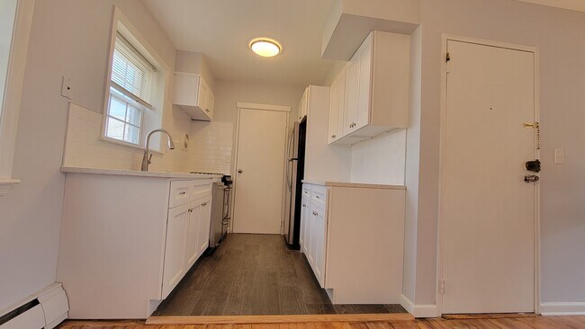 Nueva Cocina con granito, electrodomésticos. - 143 Ridge Rd