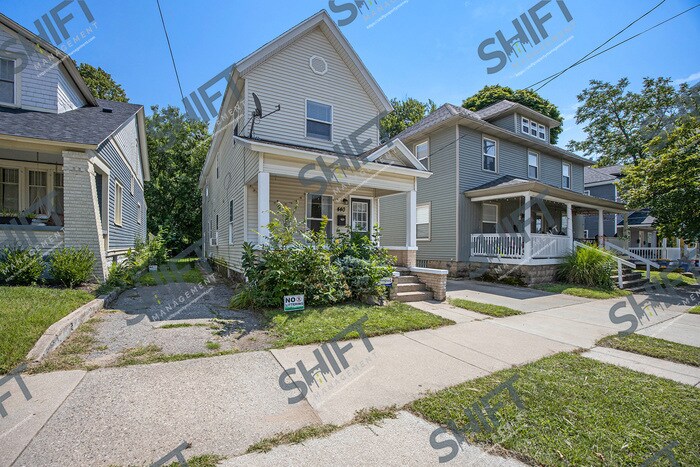 Primary Photo - 440 Henry Ave SE