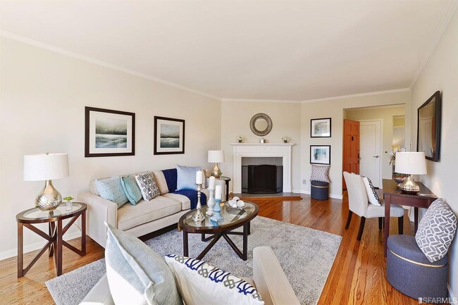 Building Photo - Golden Gate Heights Perfection! 2BR+Den/Su...
