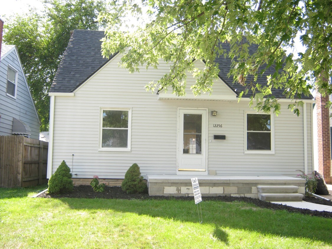 Primary Photo - 12256 Longtin St
