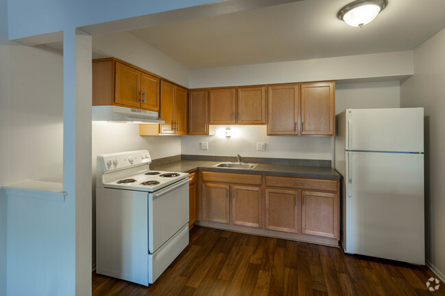 1 BR, 1 BA - 650 SF - Maple Grove