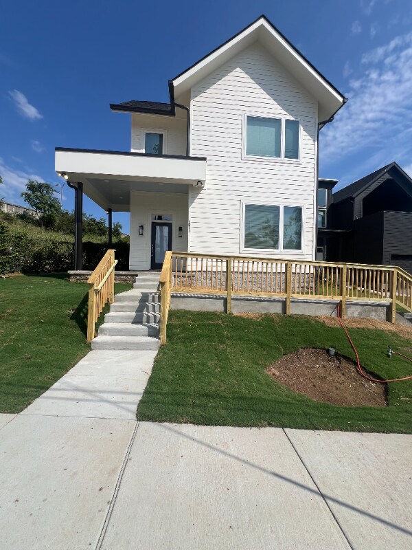 Foto principal - 2812 Batavia St
