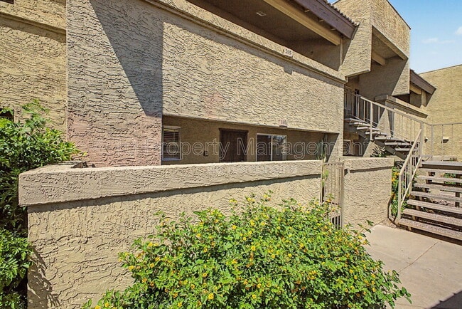 Foto del edificio - 4050 E Cactus Rd