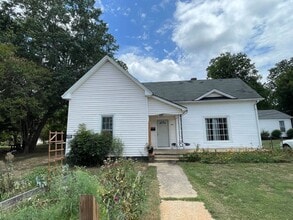 Building Photo - 107 Abernathy St