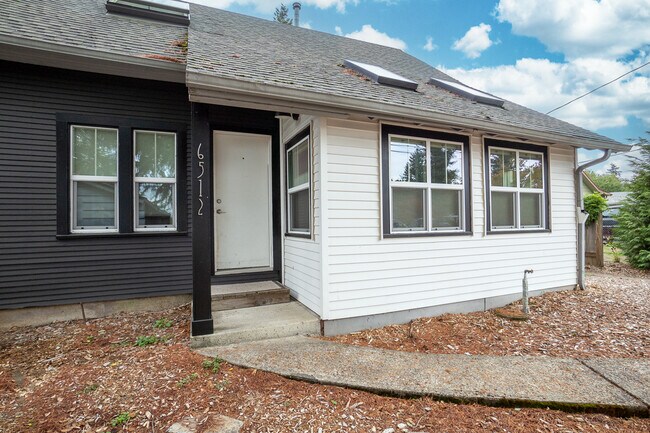 Foto del edificio - 6512 NE Alberta St