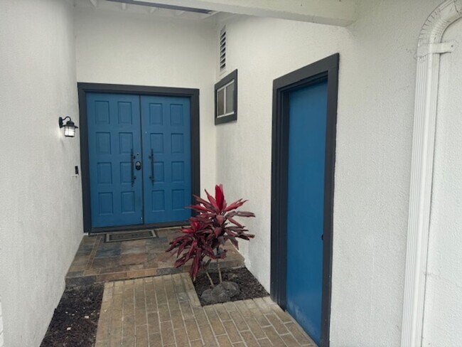 Building Photo - Modern 4 Bedroom 3 Bath Pool Home with A/C...