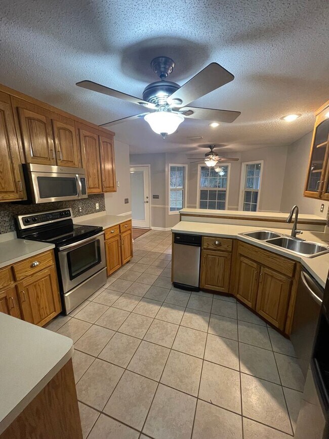 Building Photo - Available April!