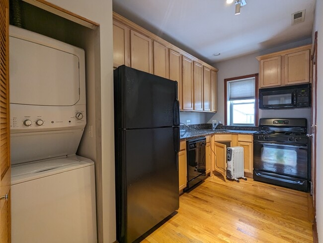 Building Photo - 3240 N Clifton Ave