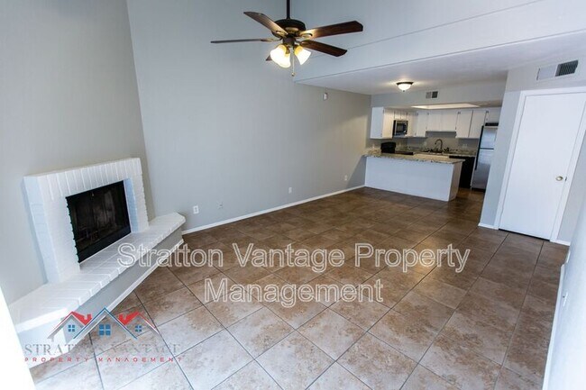 Building Photo - 911 S Siesta Ln
