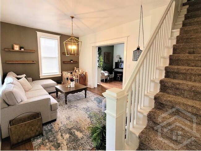 Photo du bâtiment - 3-Bedroom with a Heated Shop!!