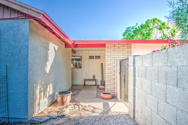 Building Photo - Dobson Ranch 3 bedroom!