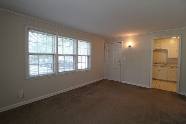 Foto del edificio - 1 Bedroom 1 Bath Duplex in Navy Hill Area ...