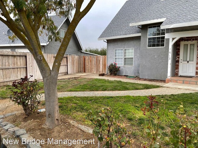 4 br, 2.5 bath House - 1613 Fig Ave, # A photo'