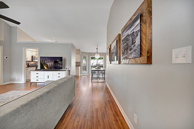 Entryway - 638 Copperfield Dr