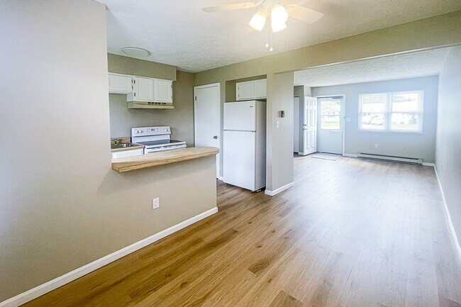 Building Photo - 1312 Spring Village Dr