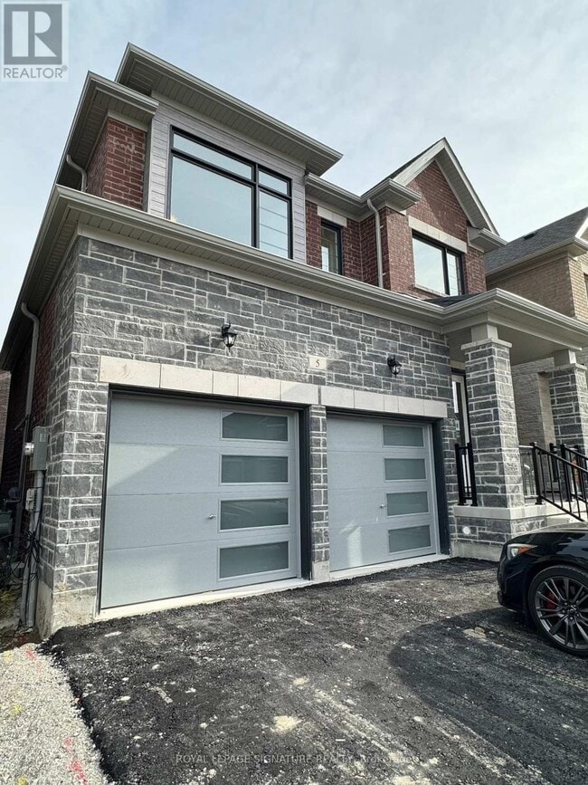 Building Photo - 5 Sassafras Rd